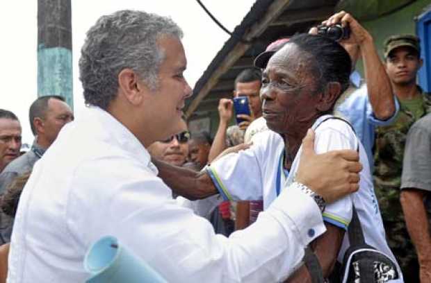 Los relatos de quienes sobrevivieron fueron escuchados ayer por el presidente, Iván Duque. 