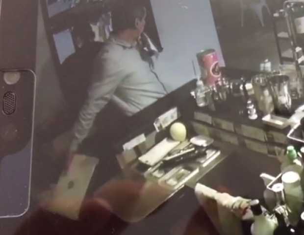 Imágenes de un robo en un restaurante de Milán.