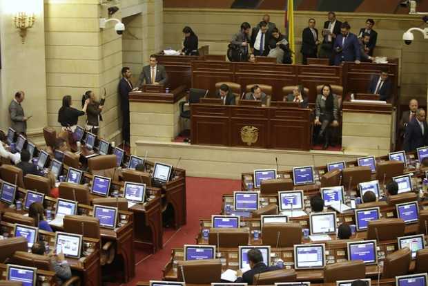 La plenaria de la Cámara acogió entonces la ponencia negativa de las representantes Juanita Goebertus y Angela María Robledo