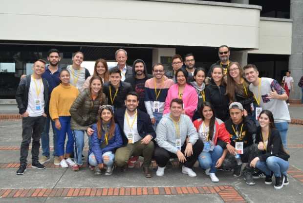 Siete equipos compitieron ayer en Odisea Colombia, 24 horas en las que los estudiantes de programas de publicidad crearon una ca