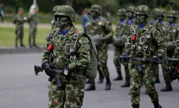 Reforma que crea sala para militares en la JEP cerca de hundirse 
