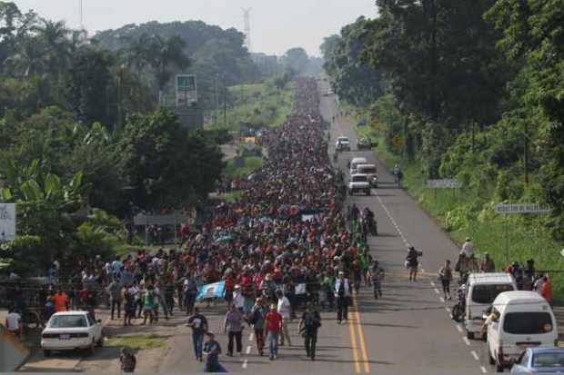 Trump advierte que no aceptará caravana de inmigrantes 