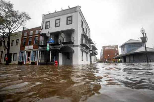 Graves inundaciones al paso del Huracán Florence en Wilmington (Carolina del Norte). 