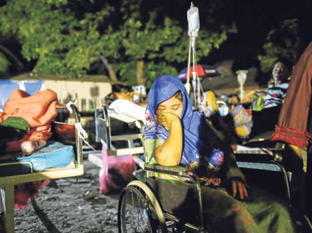 Foto | EFE | LA PATRIA El terremoto de 7,5 grados estuvo precedido tres horas antes por otro de 6,1 que provocó la muerte de una