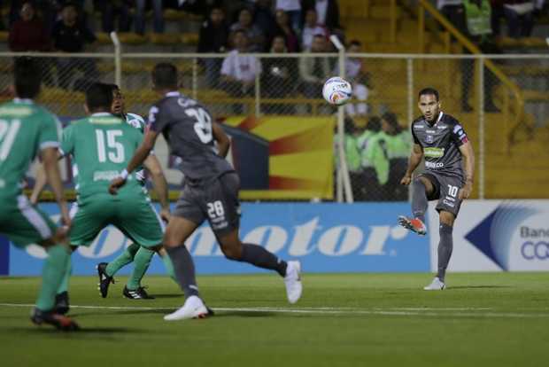 Once Caldas gana 1-0 ante Equidad en el estadio de Techo en Bogotá