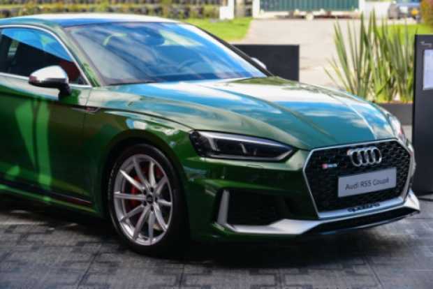 El Audi RS 5 Coupé fue presentado en el Autódromo de Tocancipá, en Cundinamarca. Es color verde sonoma, tono disponible solo par
