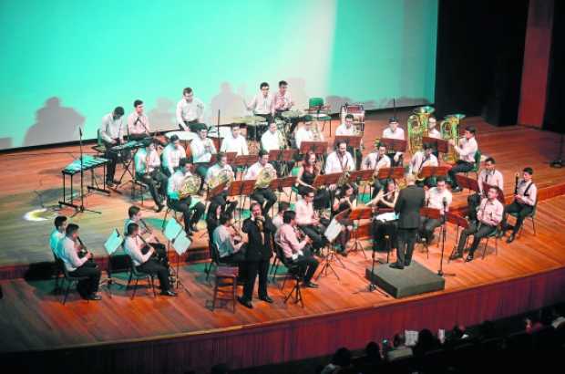 La Banda Municipal de Manizales en su concierto de Amor y amistad en el Teatro Los Fundadores. 