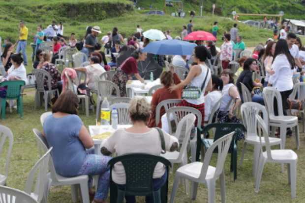 FIESTAS EN LA LINDA