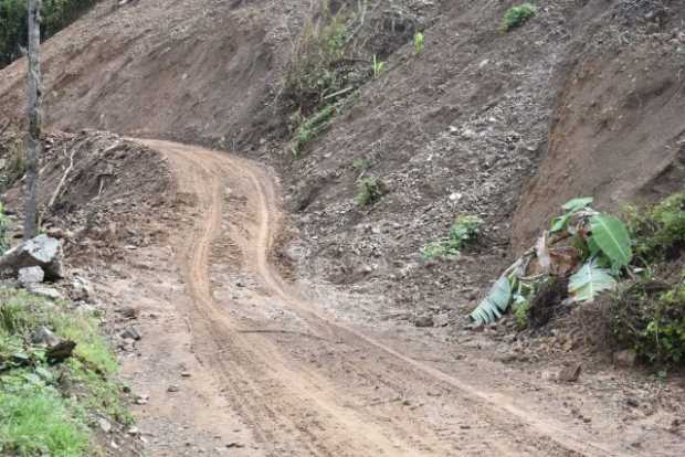 Habilitan paso provisional en vía que comunica a Pácora con cinco veredas Habilitan paso provisional en vía que comunica a Pácora con cinco veredas