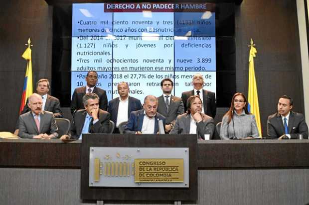 Los principales congresistas de los partidos de la coalición presentaron cinco proyectos. 