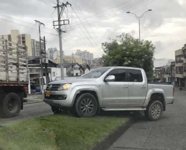 En el separador de la avenida Kevin Ángel, a la altura de Celema.