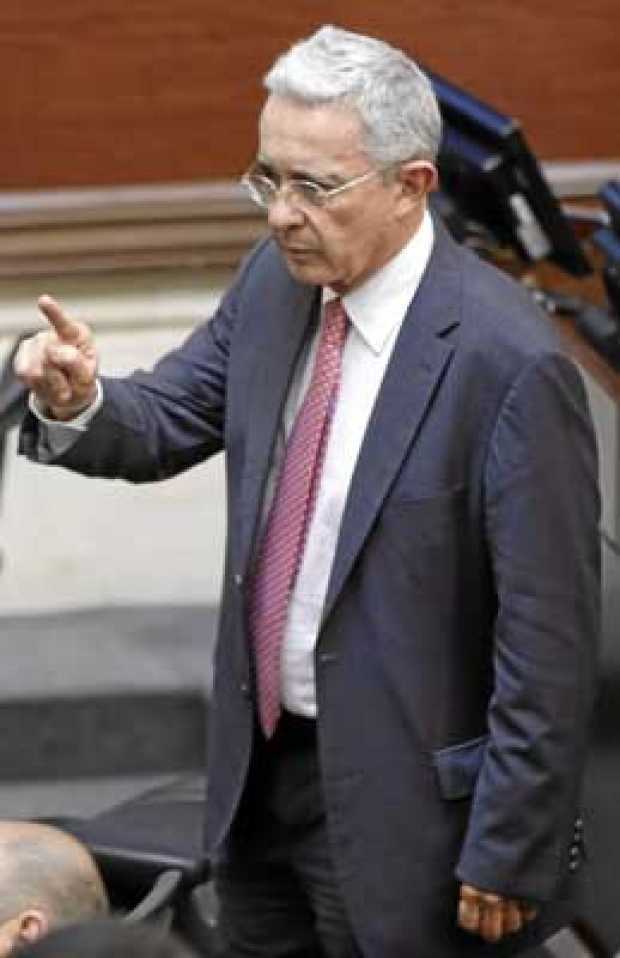 Foto | Efe | LA PATRIA La Corte Suprema de Justicia citó a declarar al expresidente Álvaro Uribe (foto) y al representante a la 