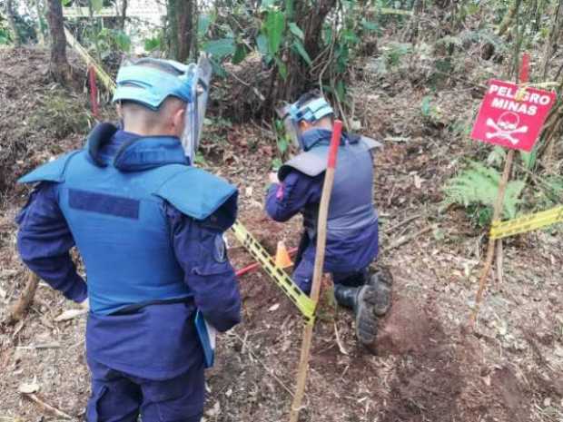 Desactivan dos minas en la vereda La Samaria, en Pensilvania