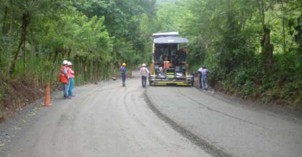 Pavimentación de 4,42 kilómetros desde Arma, La Lorena y hasta Plan del Oro