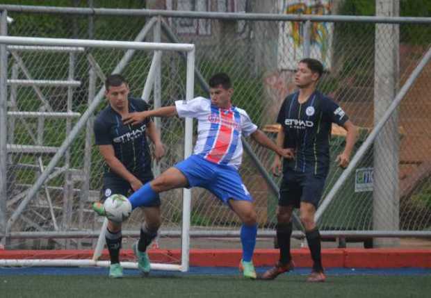 En el juego del cierre de la primera fase Real Pensilvania dio la sorpresa al vencer 4-0 a Filadelfia con goles de Jorge Hernánd