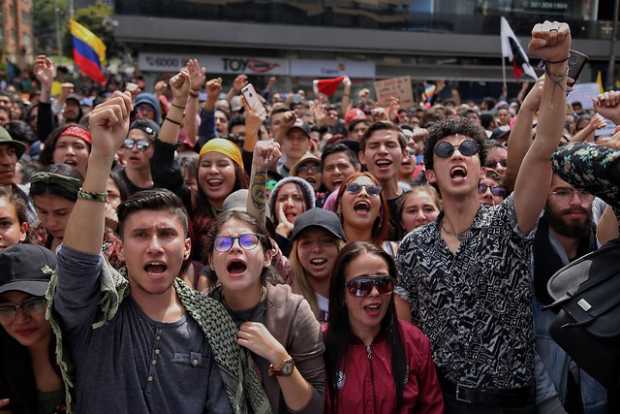 Bogotá se movió y salió a marchar en medio del concierto Un canto por Colombia