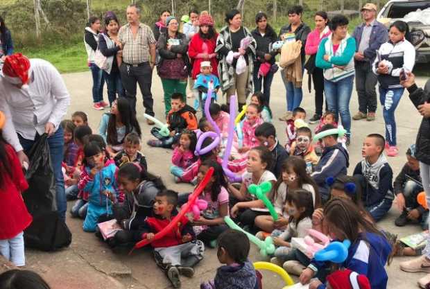 100 niños entre Maltería y La Esperanza recibieron regalos y vivieron una tarde de juegos. 