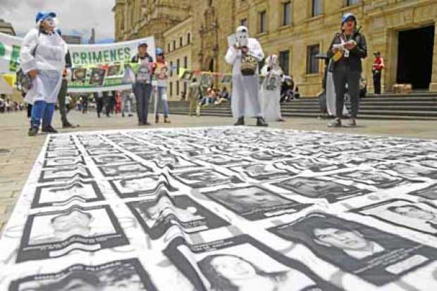 Plantón en Bogotá en septiembre pasado contra los asesinatos de líderes sociales en Colombia. Según cifras de la Defensoría del 