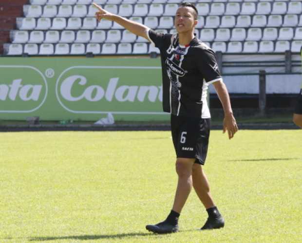 Harlin Suárez, contratación del Once Caldas, que busca ser titular como volante de primea línea. Llegó del Atlético Huila.