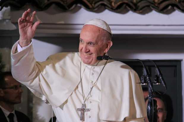 Papa Francisco rechaza ataque terrorista a la Policía 