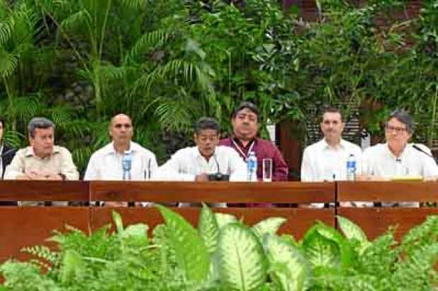Un día después del atentado, el presidente colombiano reactivó las órdenes de captura de los negociadores del Eln en los diálogo