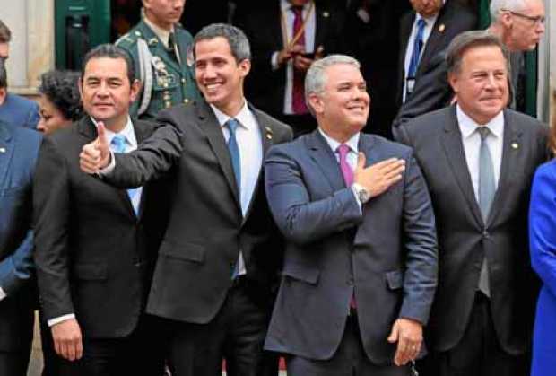 El presidente de guatemala, Jimmy Morales; el mandatario autoproclamado de Venezuela, Juan Guaidó; el jefe de Estado de Colombia