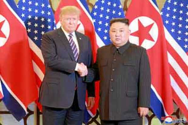 Foto | EFE | LA PATRIA  El presidente de Estados Unidos, Donald Trump, y el líder norcoreano, Kim Jong-un, pusieron fin ayer a s