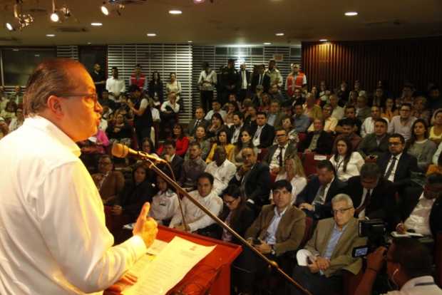 El procurador General de la Nación, Fernando Carrillo, les respondió a los ciudadanos que intervinieron en la audiencia pública 
