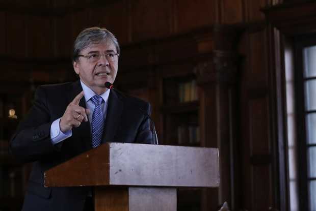 Prematura aspiración presidencial de Carlos Holmes Trujillo abre debate político 