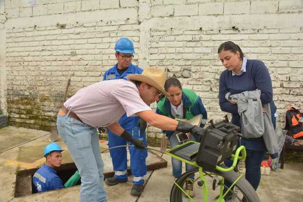 Inspección a la red de alcantarillado