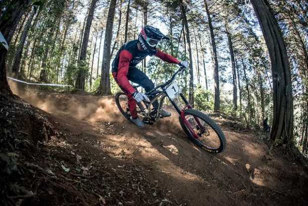 Rafael Gutiérrez, campeón en el Campeonato Nacional de Down Hill de Costa Rica