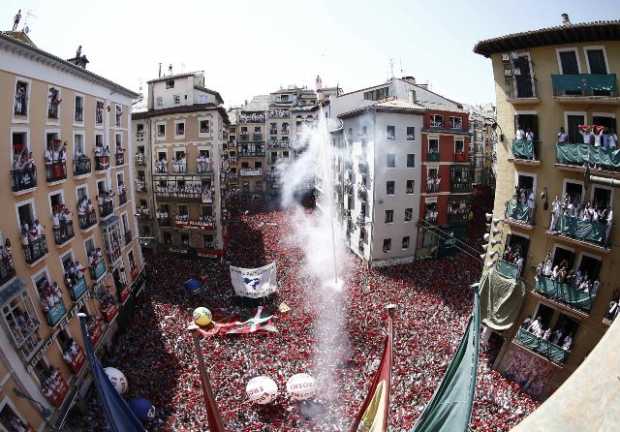 San Fermín, fiesta de blanco y rojo