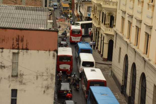 Habilitan paso por la carrera 20 entre calles 23 y 24