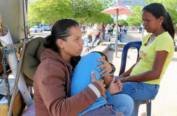 Las ciudadanas venezolanas Walmeris Hermoso y su hermana Oneida, quienes salieron de su país en busca de mejorar su condición ec