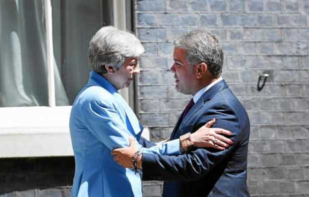 Foto | EFE | LA PATRIA  La primera ministra británica en funciones, Theresa May, recibió ayer al presidente colombiano, Iván Duq
