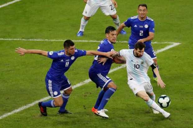 Argentina sigue sin celebrar en la Copa América y empató 1-1 ante Paraguay