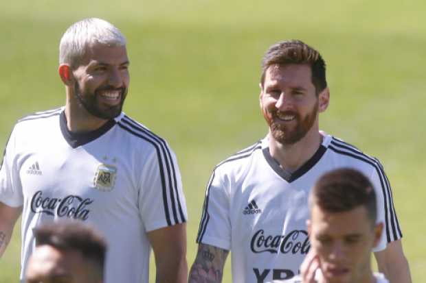 La responsabilidad contra Paraguay recae sobre Sergio Agüero y Lionel Messi, experimentados líderes argentinos.