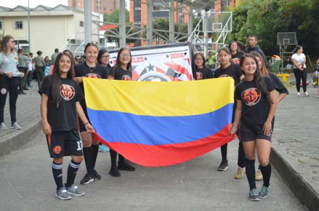 Ayer se realizó la inauguración del torneo femenino en la Cancha Auxiliar.