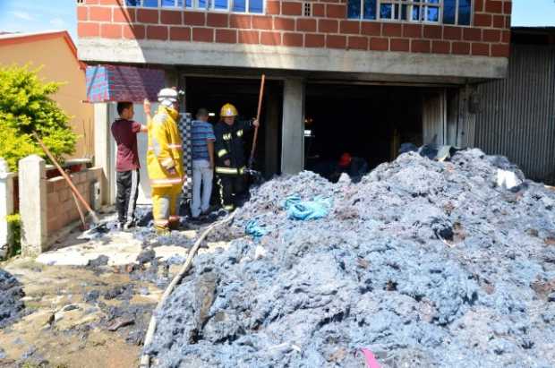 Se incendió colchonería en Viterbo