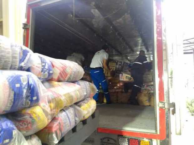 En Manizales donaron 1.962 kilos de ayuda humanitaria para Pereira En Manizales donaron 1.962 kilos de ayuda humanitaria para Pereira