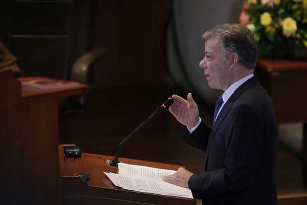 "Sería un error retomar las aspersiones aéreas con glifosato": Juan Manuel Santos 