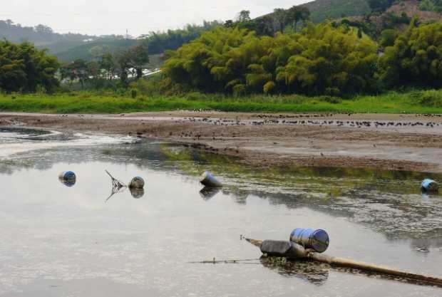 Se siguen sintiendo olores fétidos en el Lago Cameguadua de Chinchiná, provocados por el desembalse del Lago Sur, que recibe el 