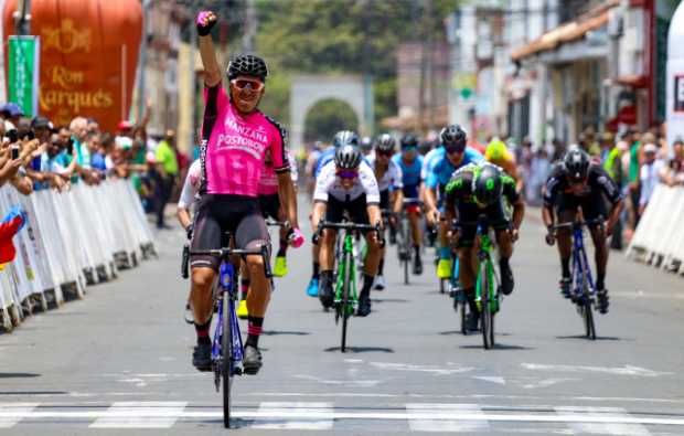 El ciclista pacoreño Jhónatan Restrepo, líder en la Vuelta al Valle