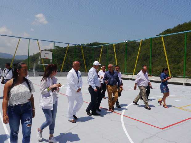 Inauguración del colegio Monseñor Alfonso de los Ríos 