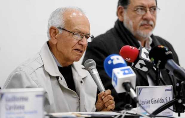 Javier Giraldo, sacerdote Jesuita, presentó el informe Violencia camuflada. La base social en riesgo, sobre derechos humanos en 