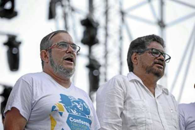 Foto | Archivo | Colprensa | LA PATRIA  Rodrigo Londoño e Iván Márquez, líderes de las Farc. 