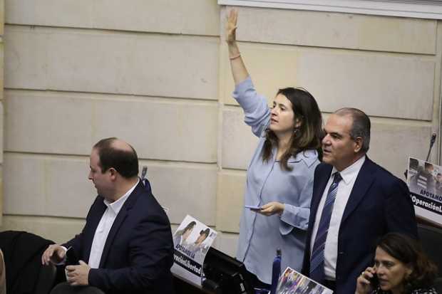 Paloma Valencia y Carlos Felipe Mejía. 