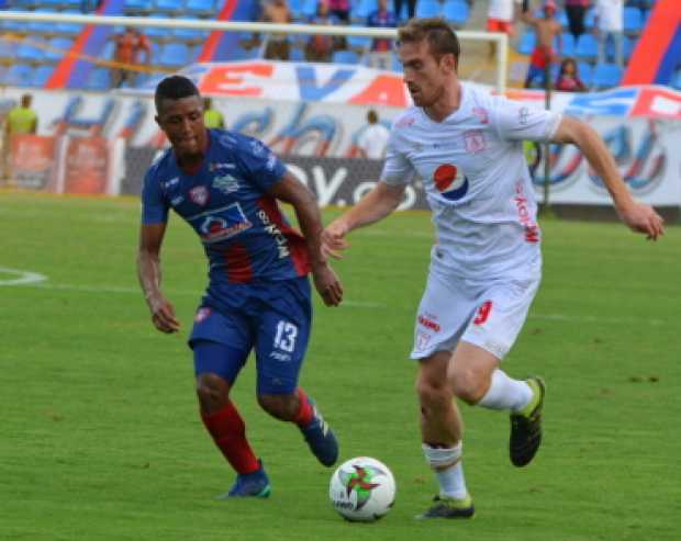 El venezolano Fernando Aristeguieta marcó los dos goles de la victoria del América en Santa Marta, que mantienen vivo al equipo 