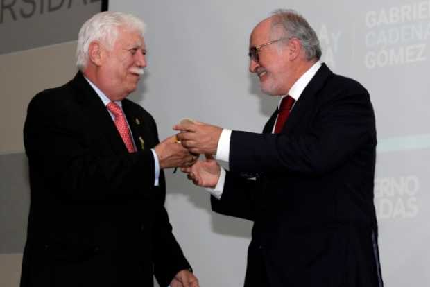 Gabriel Cadena, rector de la Universidad Autónoma de Manizales, y Guido Echeverri, gobernador de Caldas. 