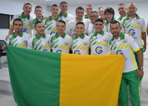 Nómina de la Selección Caldas de Fútbol Sala que recibió la bandera del departamento el miércoles en la Secretaría del Deporte. 